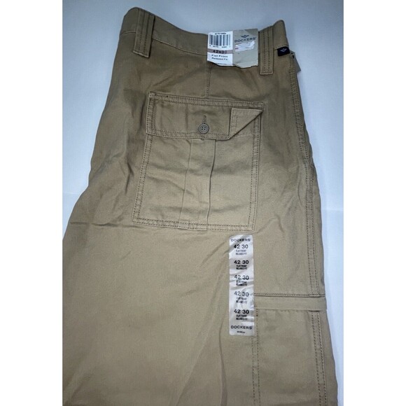 Dockers Side Zip Khaki Chino Flat Front Relaxed Fit 42x30 NWT MSRP $50 - Picture 4 of 9